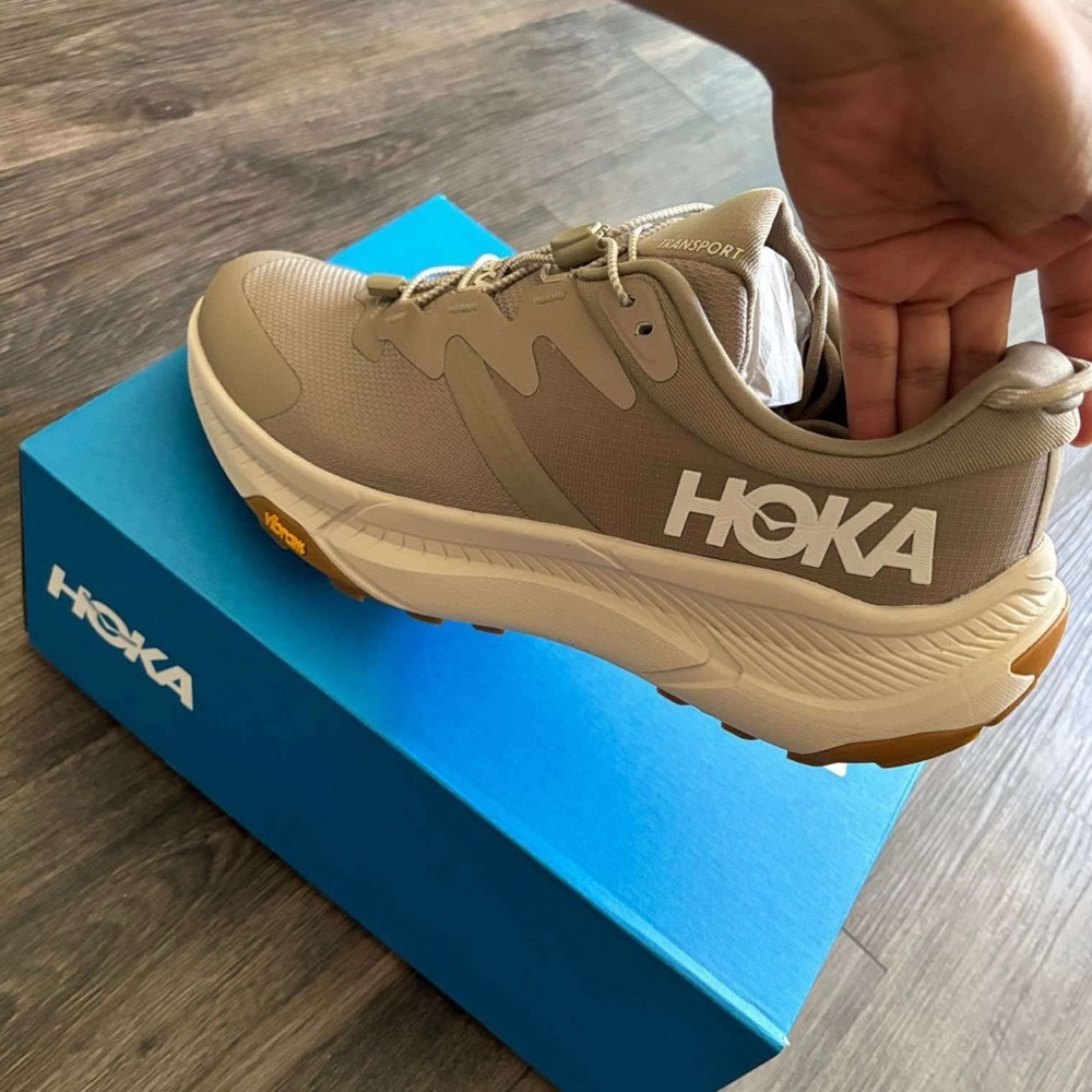 HOKA MEN'S TRANSPORT SHOES - DUNE/EGGNOG
